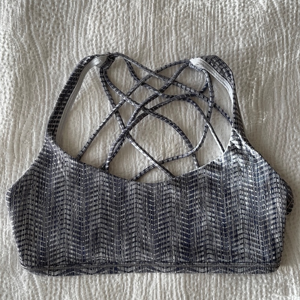 Sports bra in gray and blue geometric pattern size 6